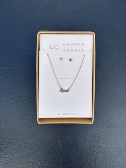 Lauren Conrad “Love” Necklace & Heart Stud Set - Juego de Collar “Love” y Aretes de Corazón de Lauren Conrad