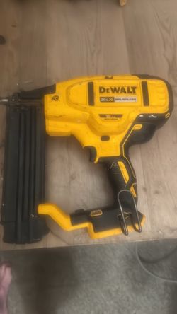 Dewalt 20v Brad nailer (tool-only)