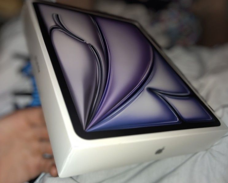 iPad Air 13Inch with 128GB storage and the M3 Chip 5G Cellular/Wifi