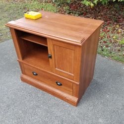 Wood Media Entertainment Stand