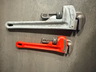 Rigid pipe wrench