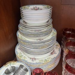 Noritake China Plates Serving Of 8