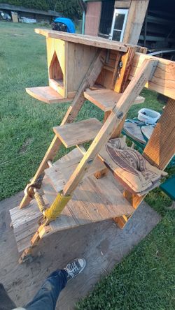 Custem cat tower/ outdoors