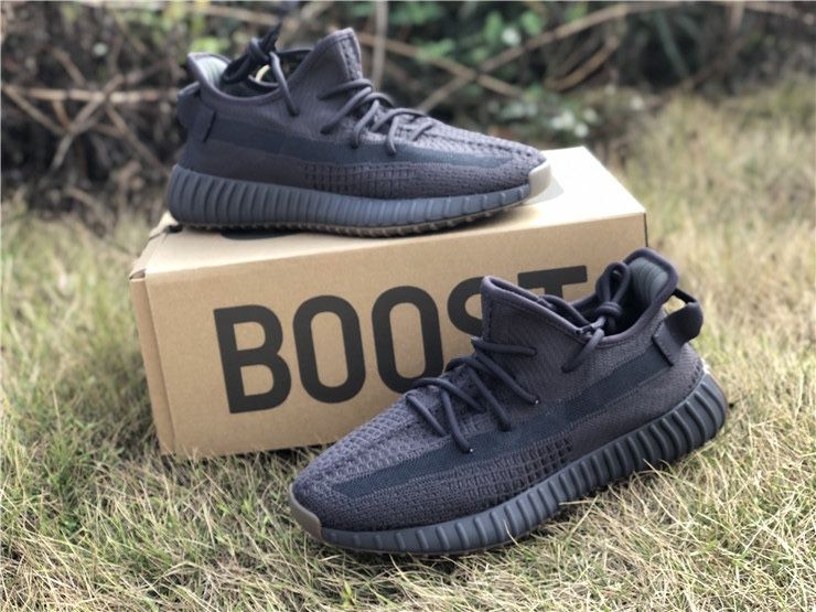 Yeezy 350 V2 Cinder