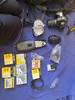 Nikon D80 DSLR Camera Bundle – 18-135mm + 55-200mm VR Lenses, Sekonic Meter & Nikon Filters