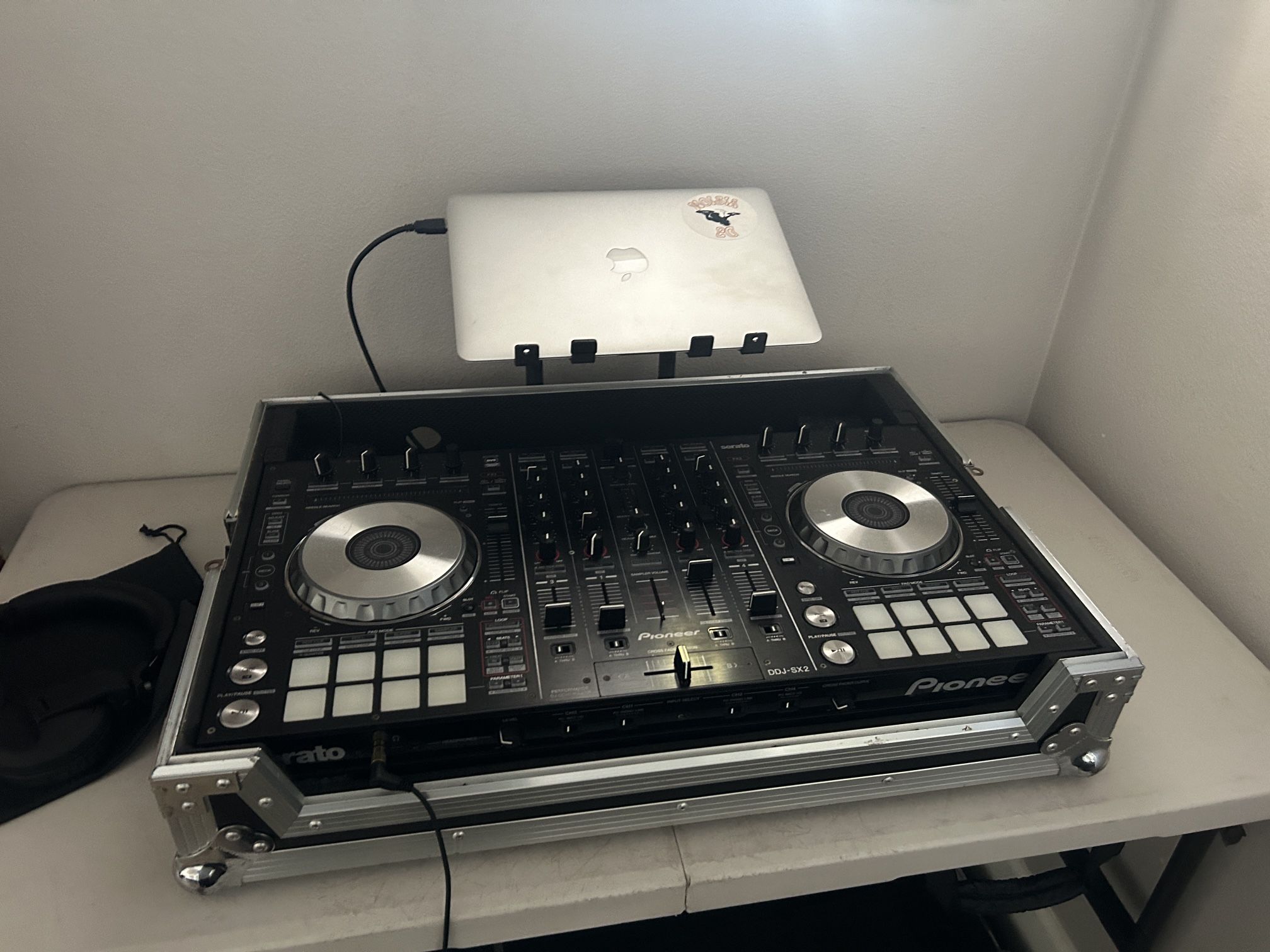 DDJ SX2 600$ laptop 200$