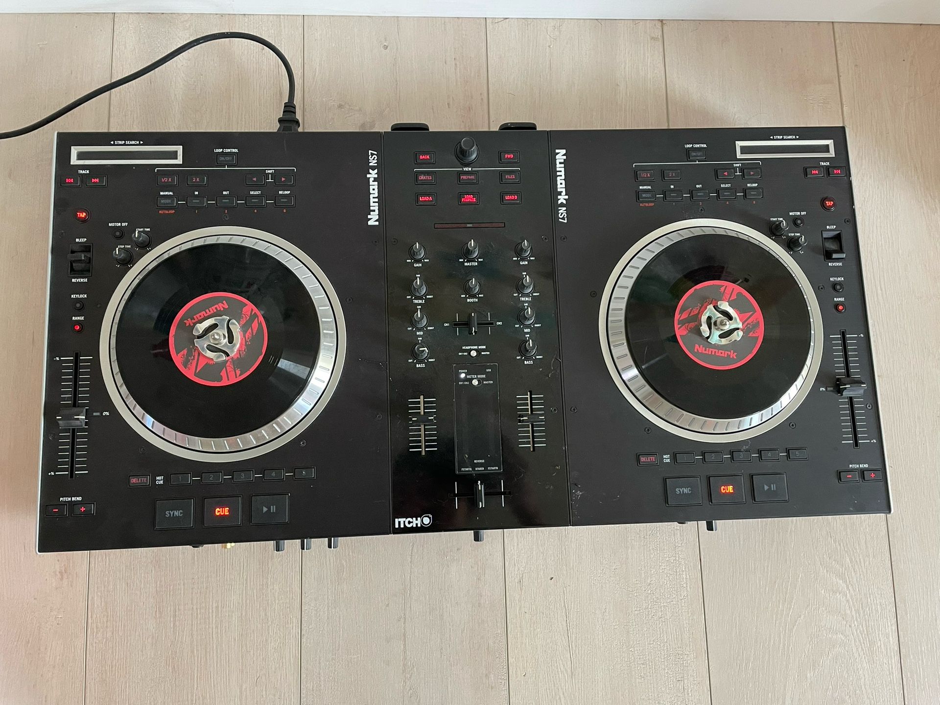 Numark NS7 DJ Controller