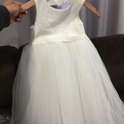 David Bridal , Whit flower girl dress size 5