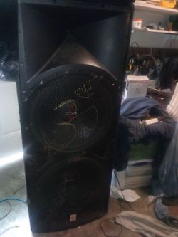 Quest Audio Dual 15" Speakers