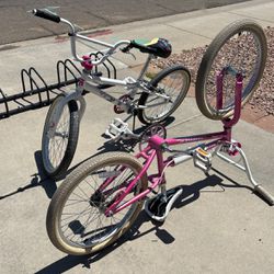 2 Girl Bikes 20” Bikes  W/ Bike Rack 
