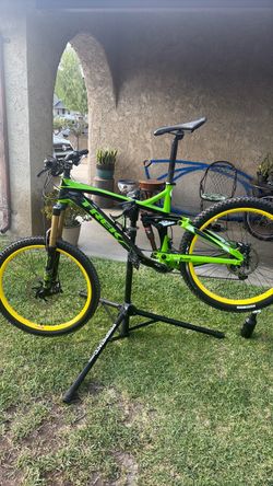 Trek Full Suspension Mountain Bike