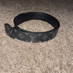 Louis Vuitton black initials belt 