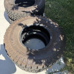 255/85/16 Wildpeak falken