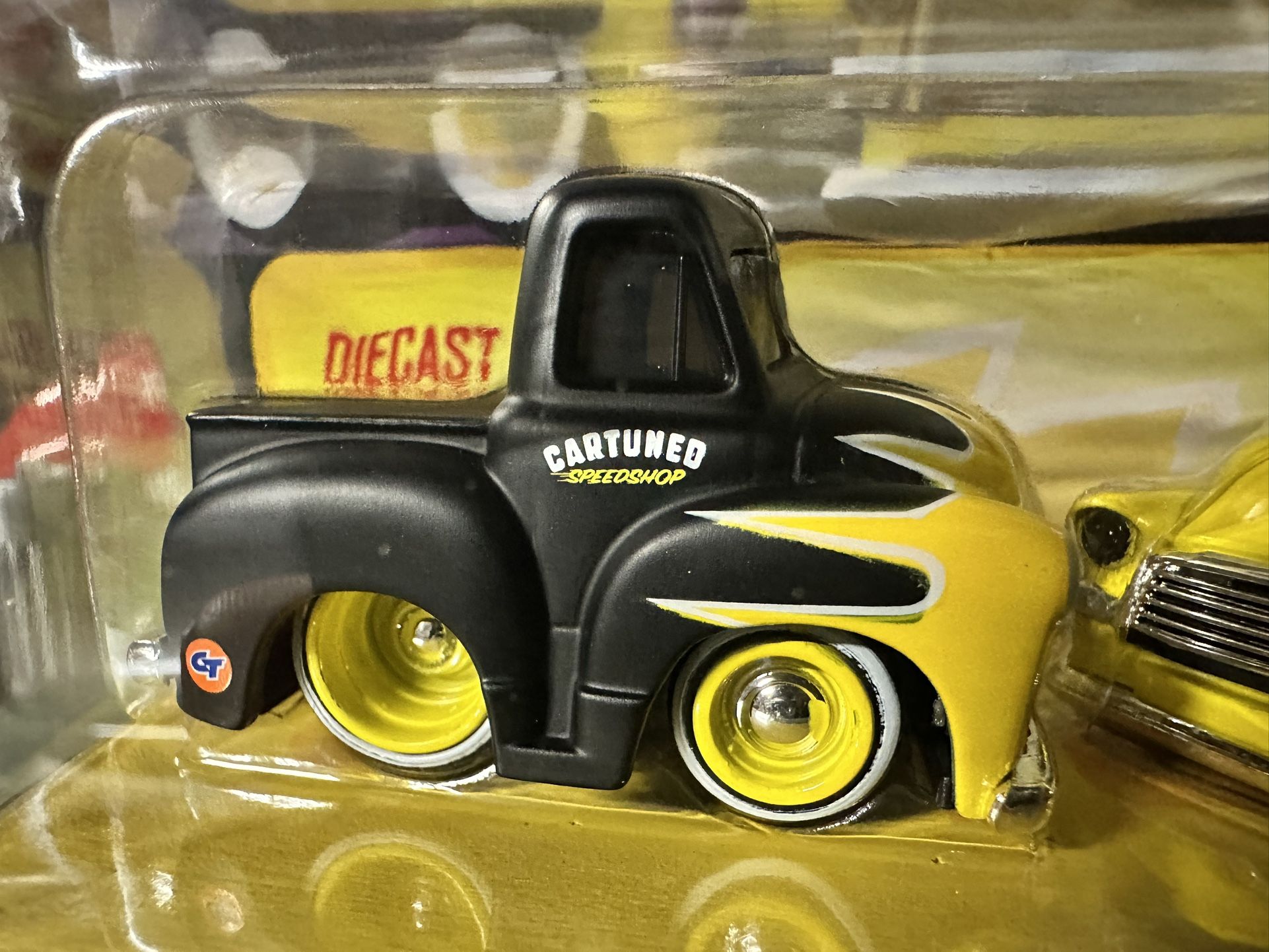 Car Tuned Die-cast ‘53 & 57’ GMC