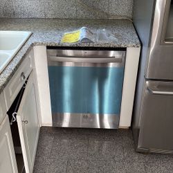 No delivery- Bundle of Appliances: New Diswasher+fridge+ Range+ Microwave 