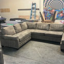 7 Person Couch Great For The Family 