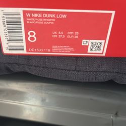 Women’s Nike Dunk Low size 8