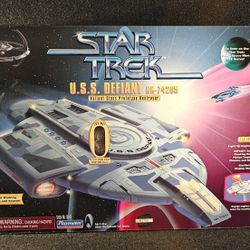 Playmates Star Trek USS Defiant NX-74205 Valiant Class Prototype Destroyer #003759