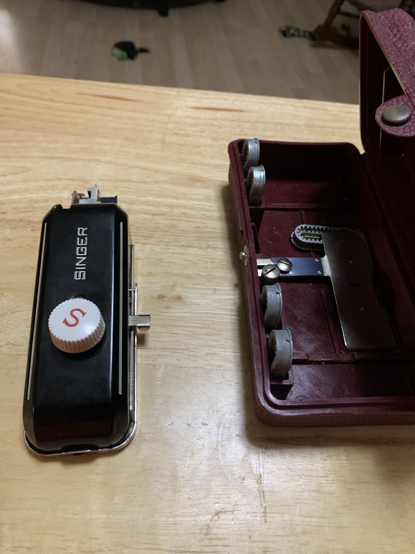 Antique Singer Bottonholer with case and attachments