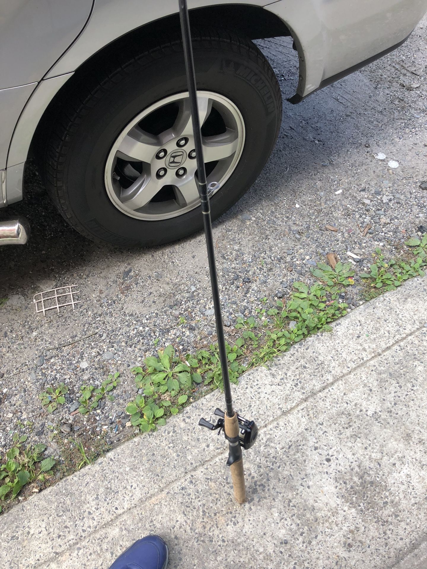 Fishing pole with reel 7ft