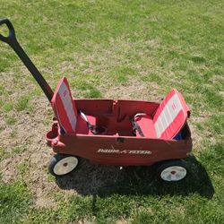 Radio Flyer Kids Plastic Wagon Foldable Seats