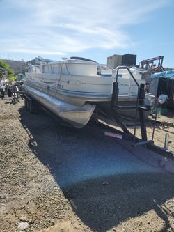 2006 Tracker 27 footer