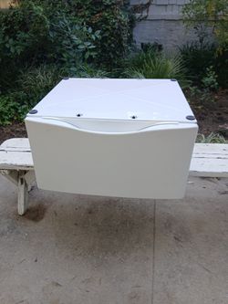 Peddistool For Washer Or Dryer Like New Just Don't Need It