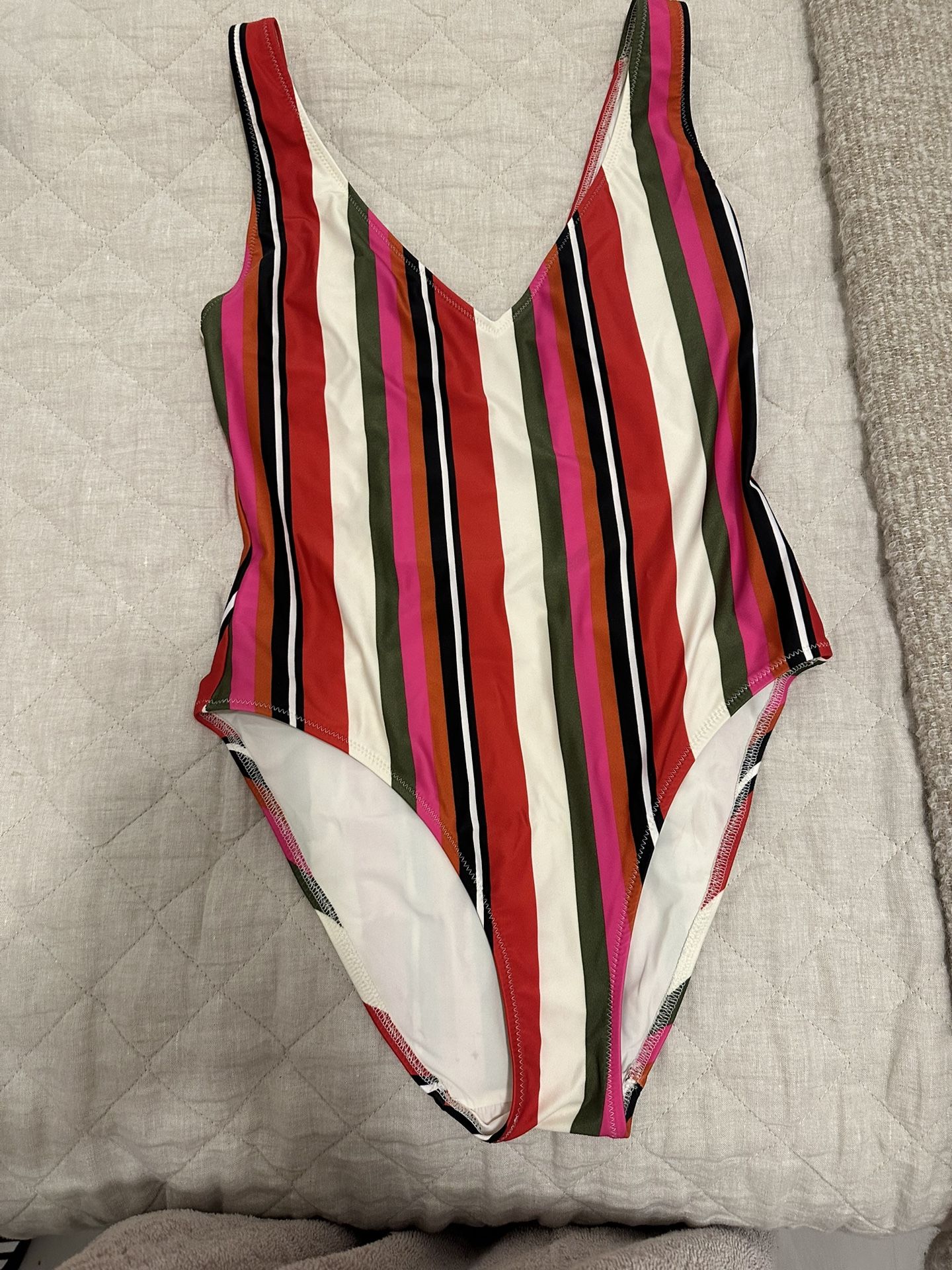 Gucci Bathing Suit for Sale in Houston, TX - OfferUp