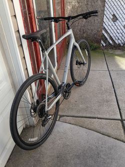Giant escape 2 frame XL 24 speed