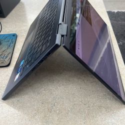 Samsung Touch And Flip Laptop 