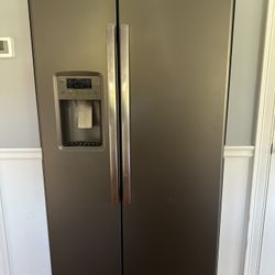 Side By Side GE Refrigerator