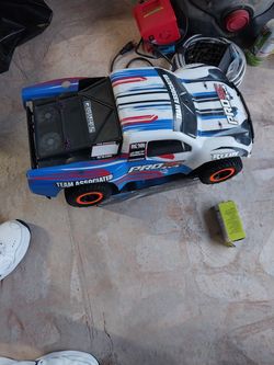 Team associated sc10 with futaba remote