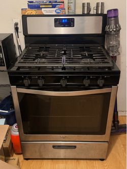 Whirlpool Gas Stove/Oven – Stainless Steel & Black – Great Working Condition
