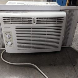 Frigidaire AC Window Unit 