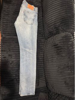 Levi men’s jeans
