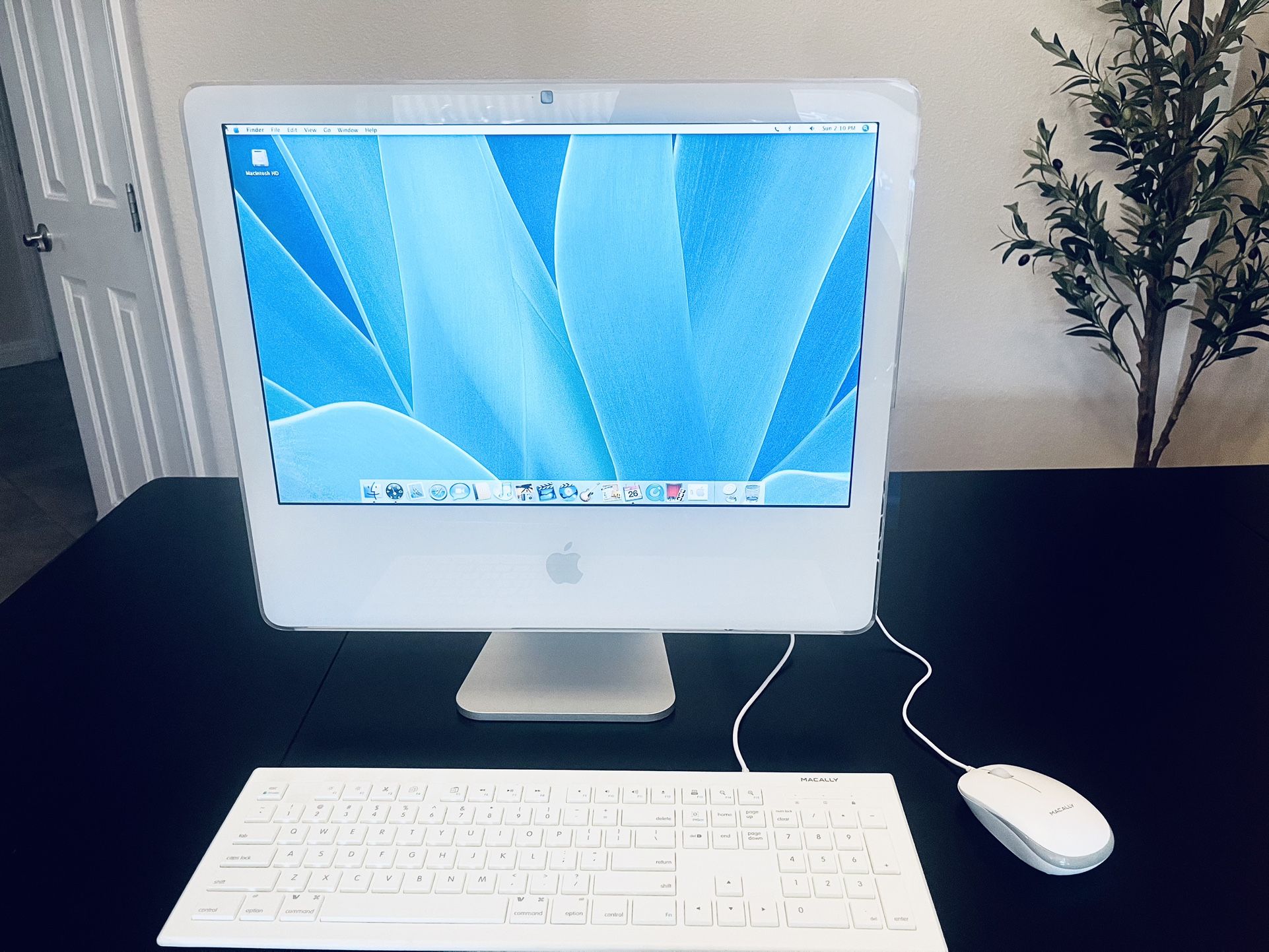 iMac Workstation with keyboard and mouse