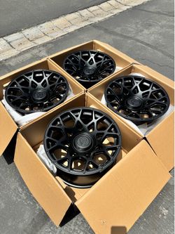 Brand New New 20x10 Fuel “Heist” Off-road wheels for 6x139 and 6x135 Trucks and SUVs -18 Offset