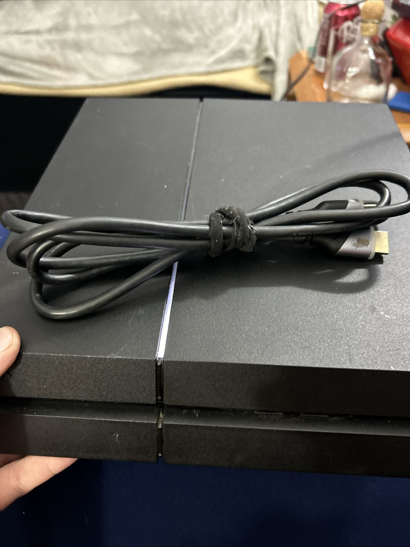 PS4 500gb 1 Controller And Power Cord And HDMI