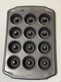 Wilton 12-cavity mini Bundt pan: $15