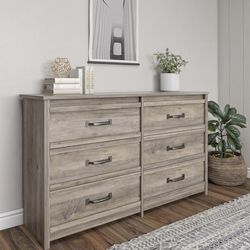 Beautiful 6 Drawer Dresser