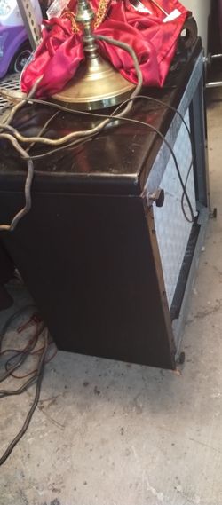Washing machine or dryer stand