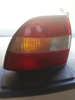 LH rear tail light 93-95 Accord