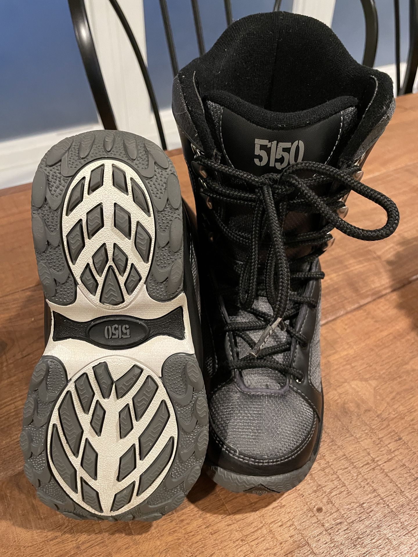 5150 Youth Snowboarding Boots (sz3)