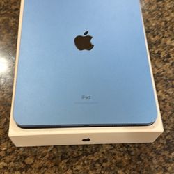Apple ipad 10 th gen wifi with keyboard case and screen protector 