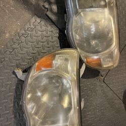 2005-2011 Tacoma Headlight