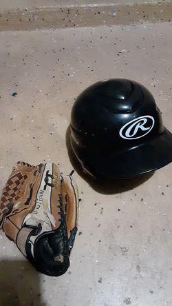 Baseball glove 11.5 inches Helmet small