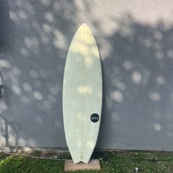 5’10 NUU Surfboards Twin Shortboard