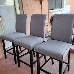  Set of 3 Gray Upholstered Counter-Height Bar Stools – Modern/Farmhouse
Price: $180  (for the set of 3)