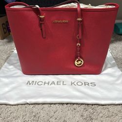 Quinn Large Pebbled Leather Tote Bag