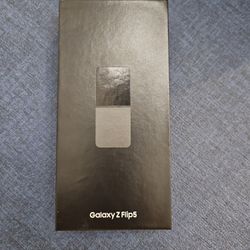 BRAND NEW Galaxy Z Flip 5 256GB